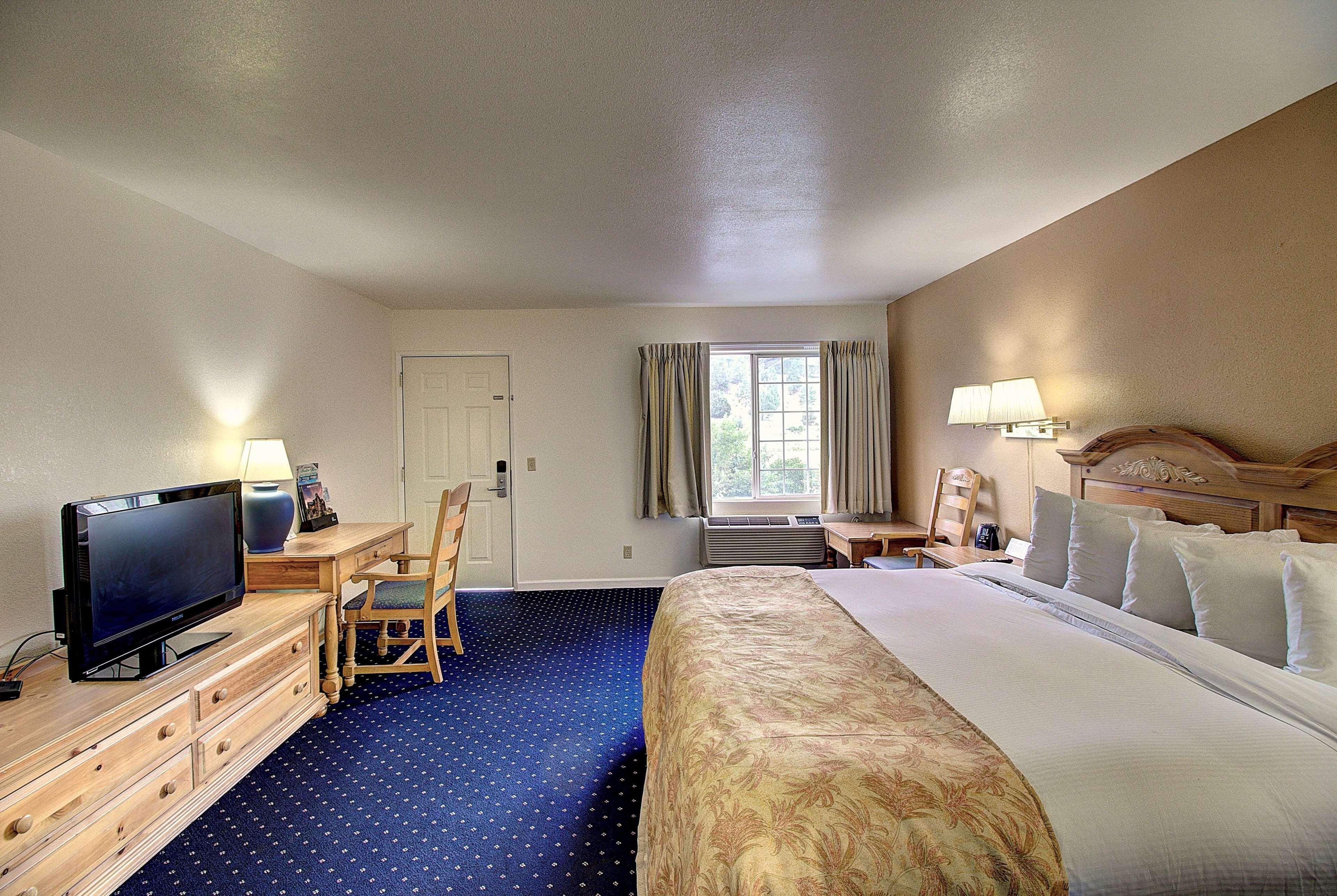 Days Inn & Suites By Wyndham Lolo Екстер'єр фото